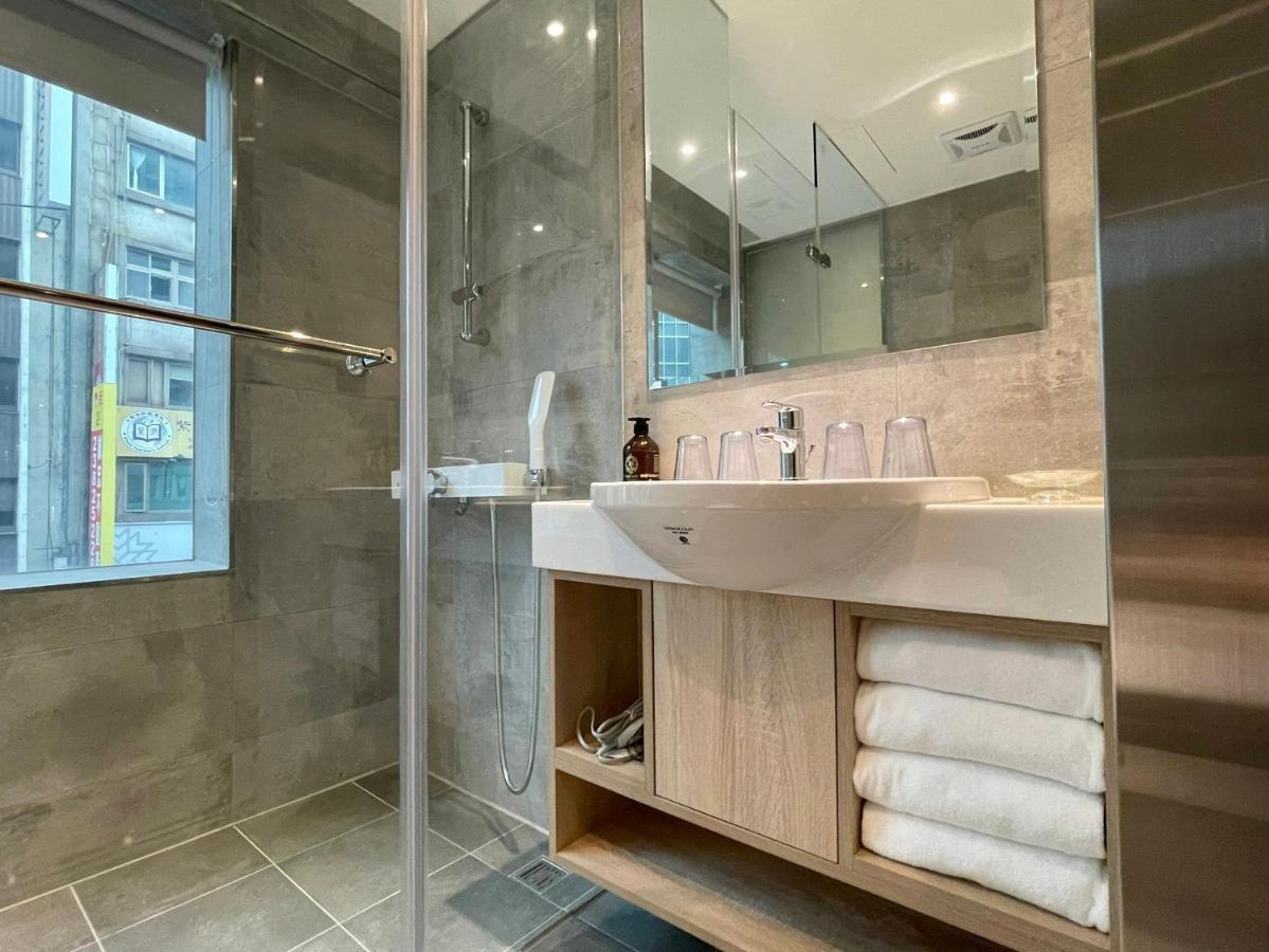 N Hotel Тайпей Екстериор снимка
